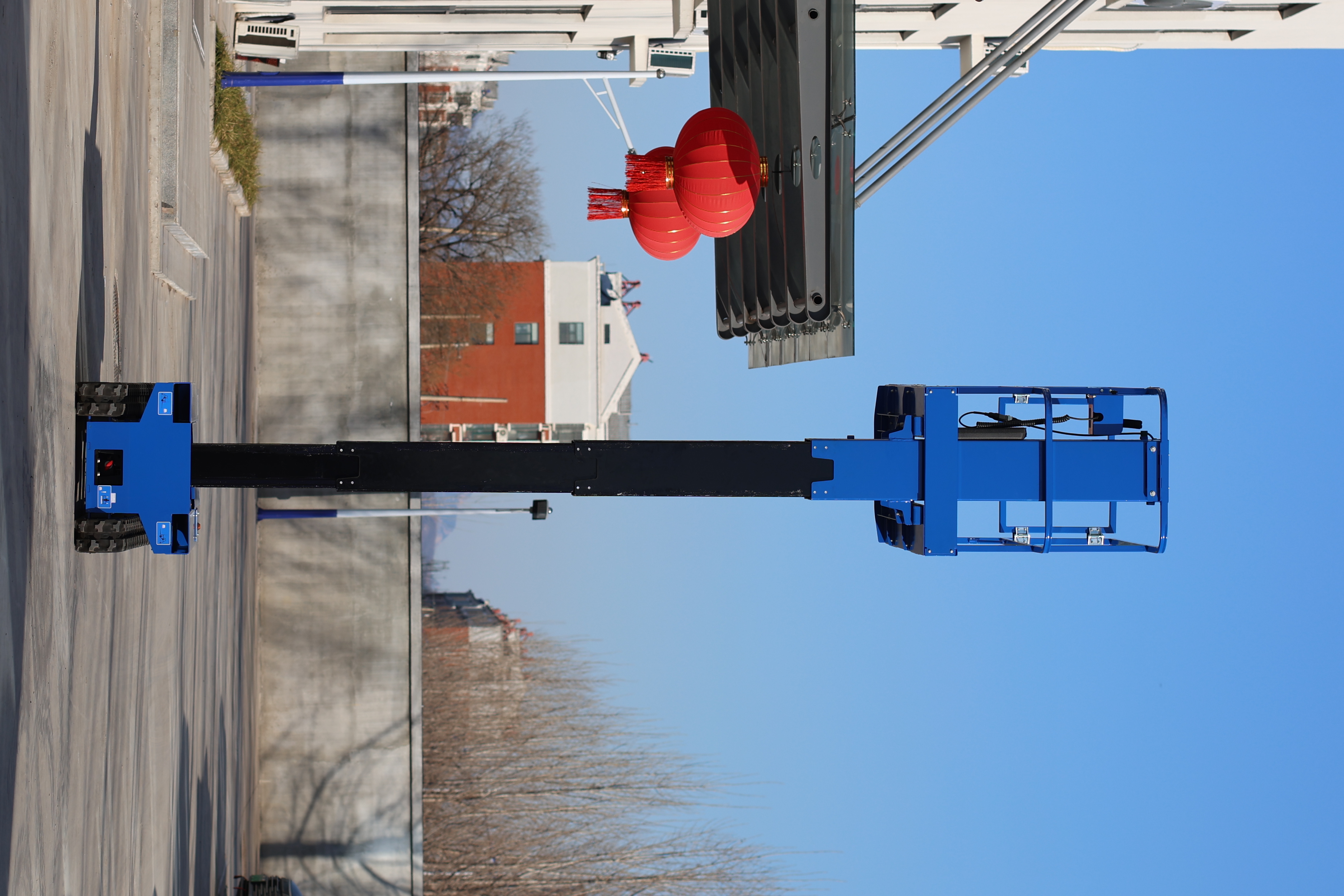 Self-propelled Vertical Mast